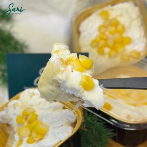 Bánh kem bắp Sari Bakery với bắp nguyên hạt và kem sữa tươi mát lạnh