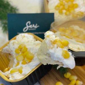 Bánh kem bắp Sari Bakery mềm mịn, kem bắp béo nhẹ, ăn lạnh không ngấy
