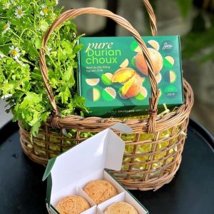 Bánh su sầu riêng nguyên chất tại Sari bakery, 100% nhân sầu riêng nguyên chất.