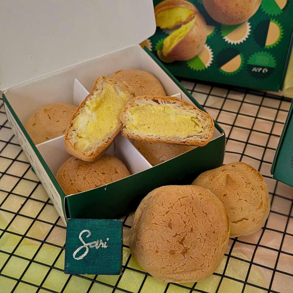 Bánh su sầu riêng nguyên chất - set 4-2 Bánh su sầu riêng nguyên chất tại Sari bakery, 100% nhân sầu riêng nguyên chất.