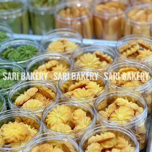 Cookies bơ tại Sari Bakery được đựng trong hũ, tiện bảo quản và sử dụng.