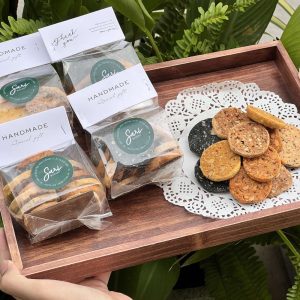 Set cookies mặn mix vị Sari Bakery với nhiều hương vị mặn giòn khác nhau.