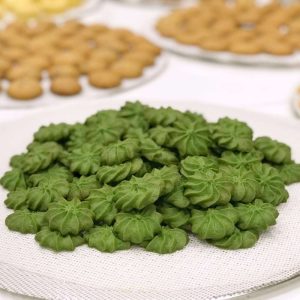 Cookies matcha thành phẩm với kết cấu giòn nhẹ, màu xanh trà xanh tự nhiên.