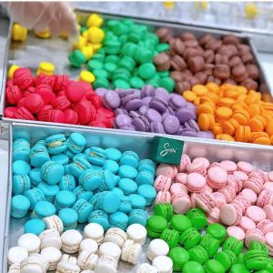 Macaron mini nhiều màu sắc Sari Bakery với nhiều hương vị khác nhau