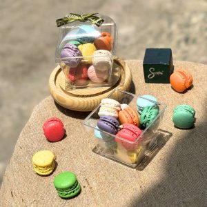 Macaron mini mix vị Sari Bakery nhiều màu sắc.