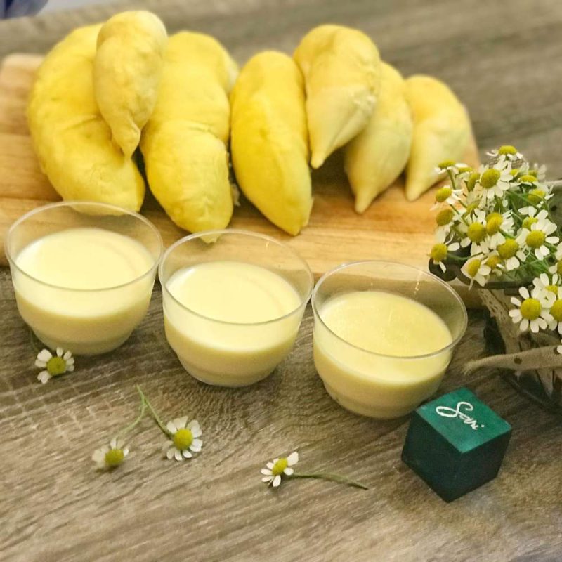 panna cotta sầu riêng tại Sari Bakery với kết cấu đặc trưng, sầu riêng thơm nhẹ và bánh lạnh dễ ăn.