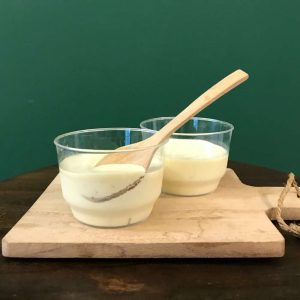 panna cotta sầu riêng tại Sari Bakery với kết cấu đặc trưng, sầu riêng thơm nhẹ và bánh lạnh dễ ăn.