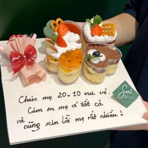 4 ly tim mix vị kèm hoa nhỏ tặng sinh nhật
