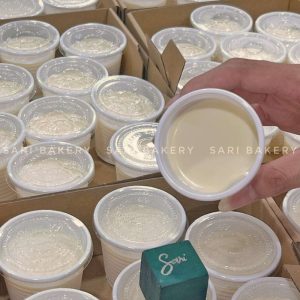 Sữa chua phô mai Sari Bakery mềm mịn, đóng hũ tiện lợi, giao lạnh tại TP.HCM