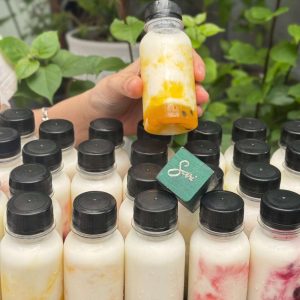Sữa chua uống trái cây tươi ít ngọt – sản phẩm bán chạy tại Sari Bakery.