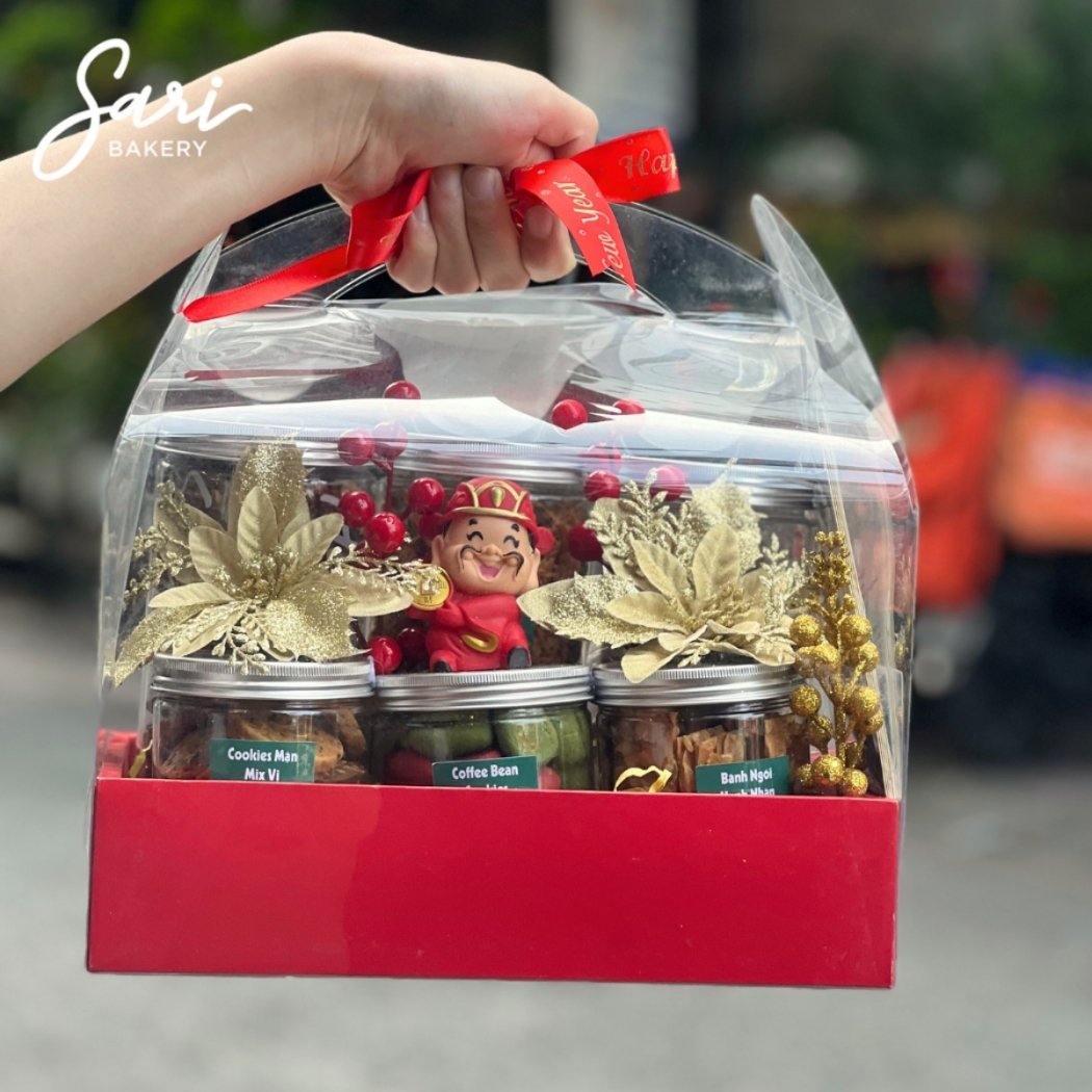 Họp-qua-tet-vali-mica-sari-03 Hộp quà tết xách vali mica, trang nhã đẹp