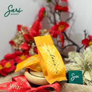 bánh dứa hộp quà Tết trang trí cao cấp Sari