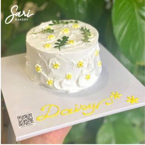 Bánh bento mini hoa kem vàng nhẹ nhàng – Sari Bakery TP.HCM