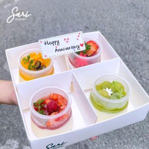 Set 4 panna cotta hũ tròn decor trái cây tươi tại Sari Bakery Gò Vấp