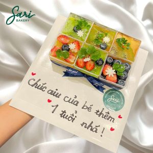 6 panna cotta ly vuông decor trái cây tươi – bánh sinh nhật cho bé tại Sari Bakery