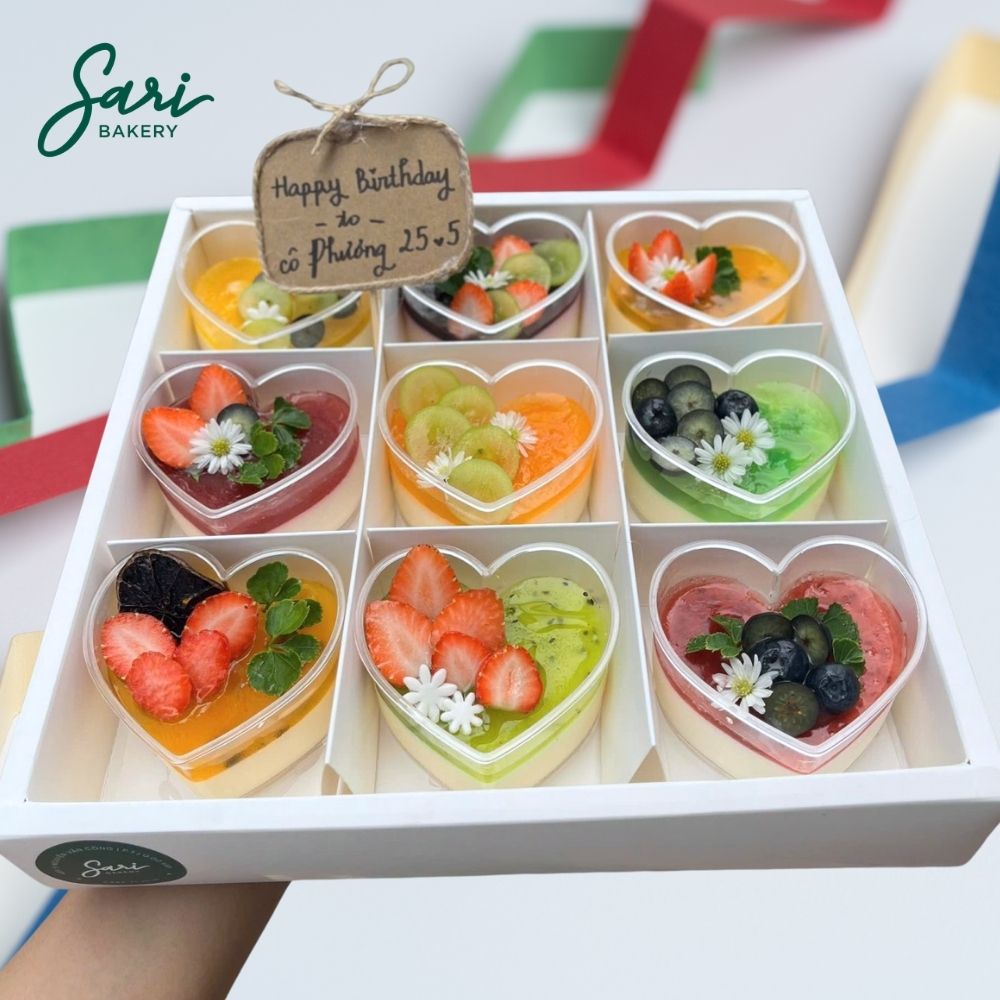 set-9-panna-cotta-ly-tim-sari-1 Set 9 panna cotta ly tim decor trái cây tại Sari Bakery – bánh lạnh tiệc sinh nhật