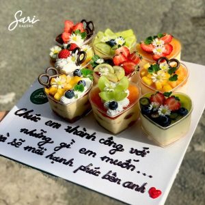 Bánh panna cotta ly tim decor trong set 9 ly – Sari Bakery TP.HCM
