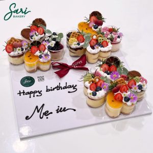 Set bánh sinh nhật 12 ly tim mix vị có thể ghi chữ chúc mừng