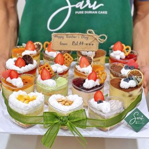 Set bánh sinh nhật 15 ly tim mix vị tại Sari Bakery cho tiệc đông người
