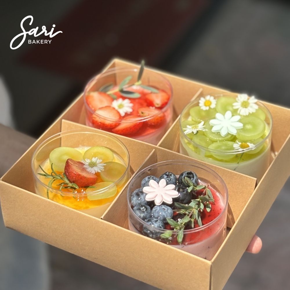 set-banh-sinh-nhat-4-hu-tron-mix-vi-sari-1 Set bánh sinh nhật 4 hũ tròn mix vị trang trí trái cây tươi