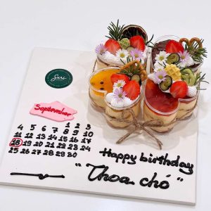 Set bánh sinh nhật 4 ly tim mix vị trang trí tinh tế tại Sari Bakery