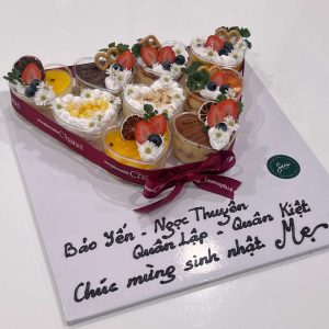 Bánh sinh nhật 9 ly tim mix vị cho tiệc sinh nhật nhỏ