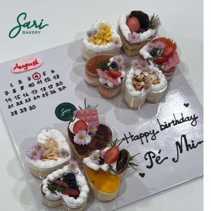 Set bánh sinh nhật 9 ly tim mix vị có ghi chữ chúc mừng