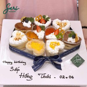 Set bánh sinh nhật 9 ly tim mix vị tại Sari Bakery, trang trí trái cây tươi