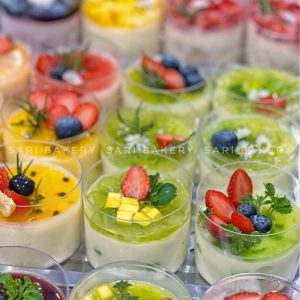 Set bánh sinh nhật hũ tròn mix vị được yêu thích tại Sari Bakery